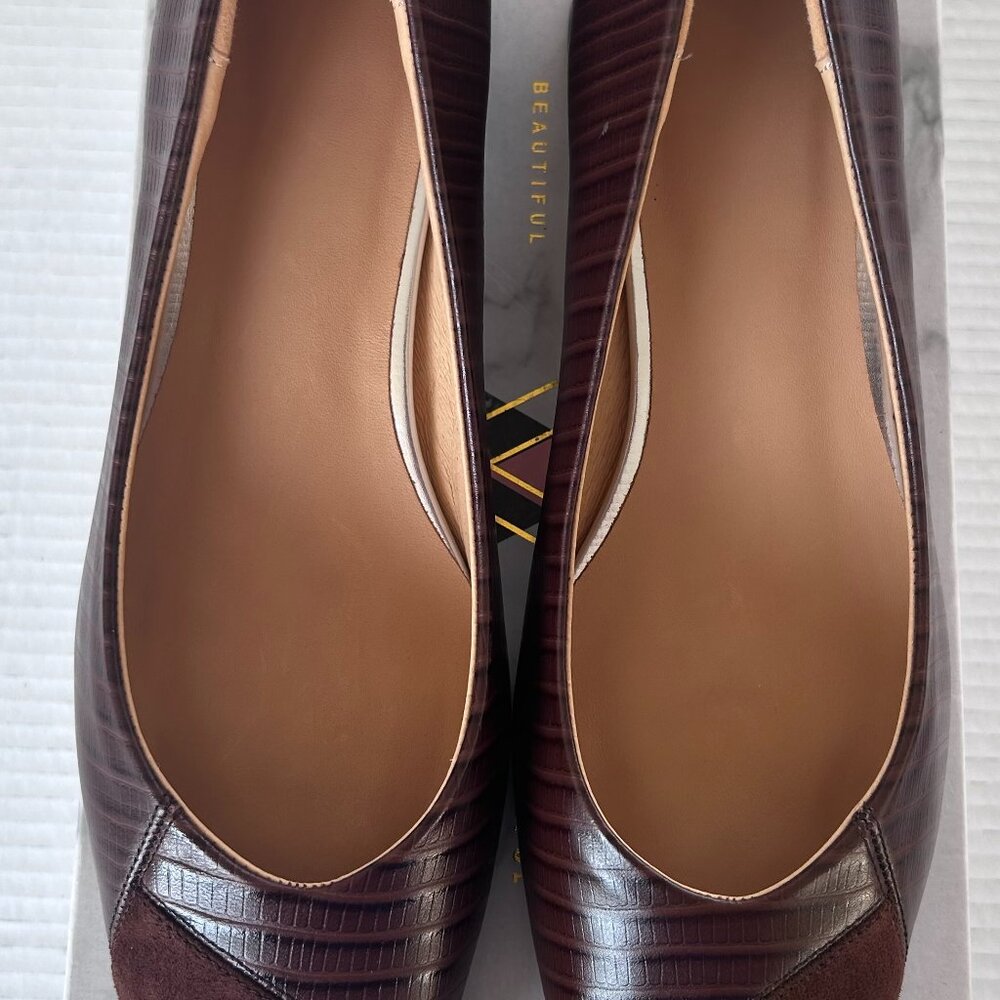 BROWN LEATHER PUMPS